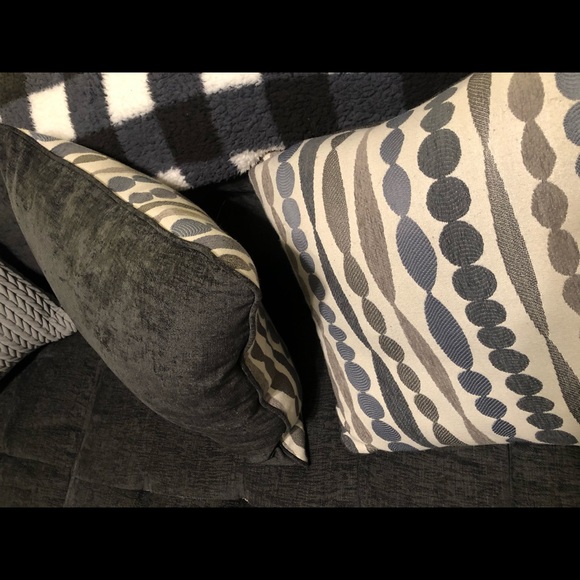 Decorative Pillows (set of 3) - Picture 3 of 3